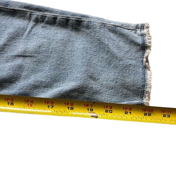 Gap Girlfriend Girls' Sz 14 Distressed Relaxed Fit Raw Hem Button Fly Jeans - Picture 11 of 13